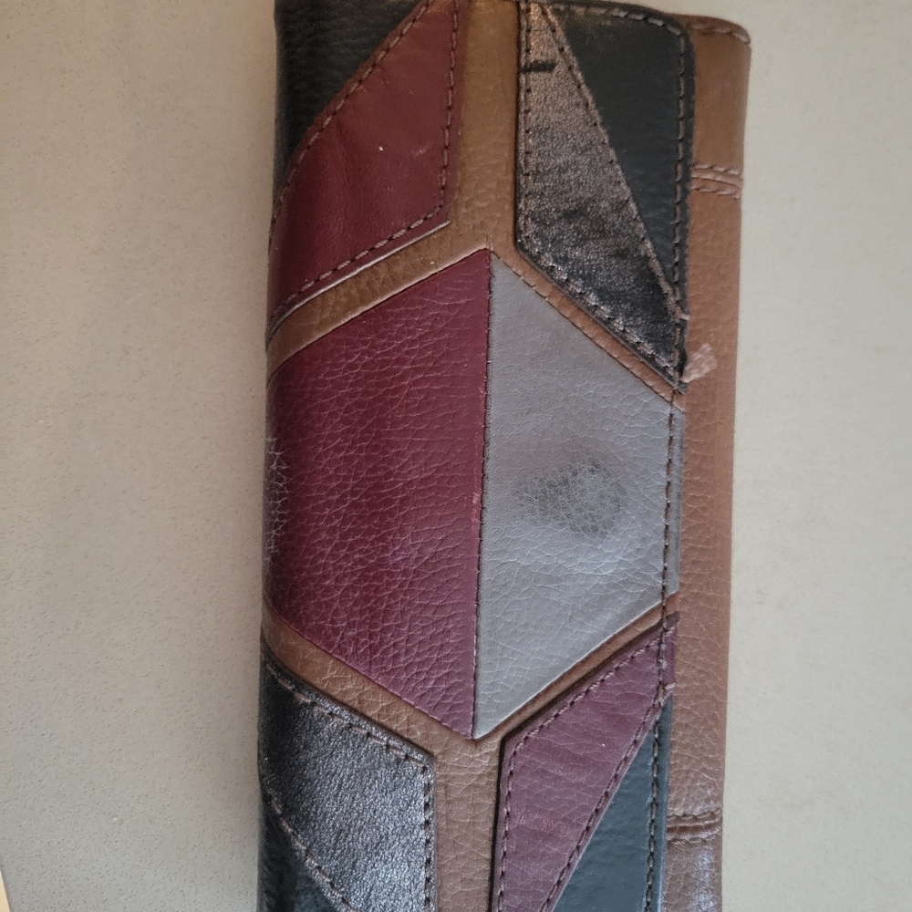 Fossil Wallet In Great Condition - image 4